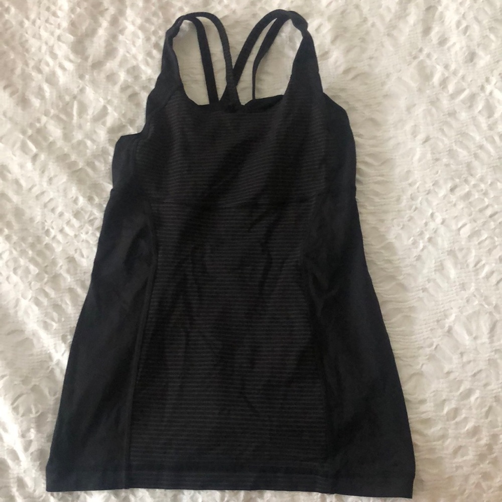 Black Lulu lemon yoga top